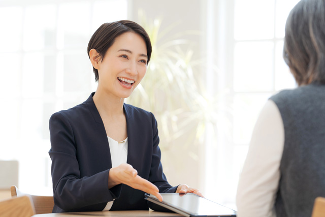 派遣エージェントによる面談の様子